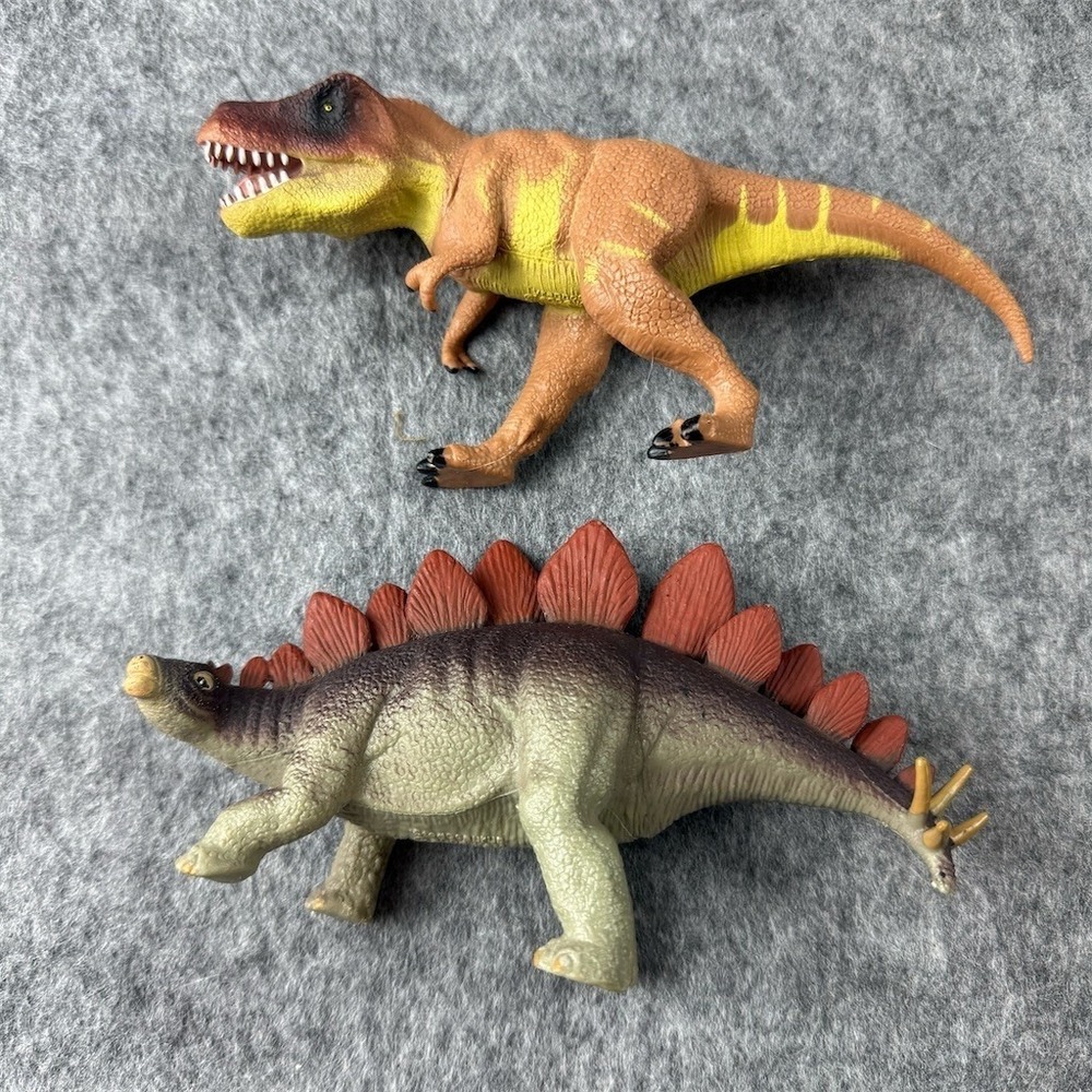 2004 K&M Tyrannosaurus Rex 8" & Stegosaurus‎ Dinosaur Plastic Figure Toy set